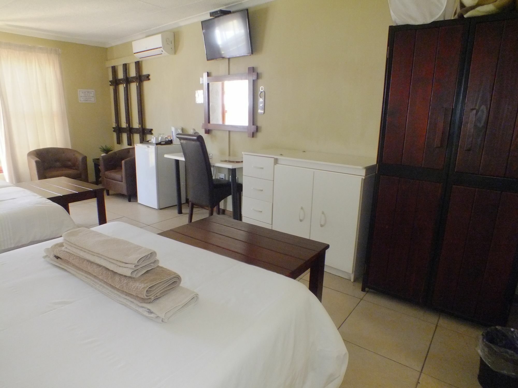 Uzuri Guesthouse Cc Windhoek Bagian luar foto